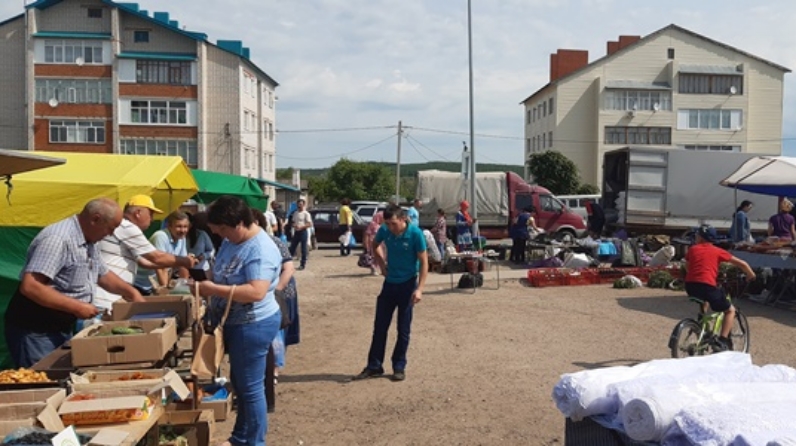 Дядя бо балтаси. Балтаси рынок. Балтасинский спорткомплекс. Балтач магазин. Балтач мебель.